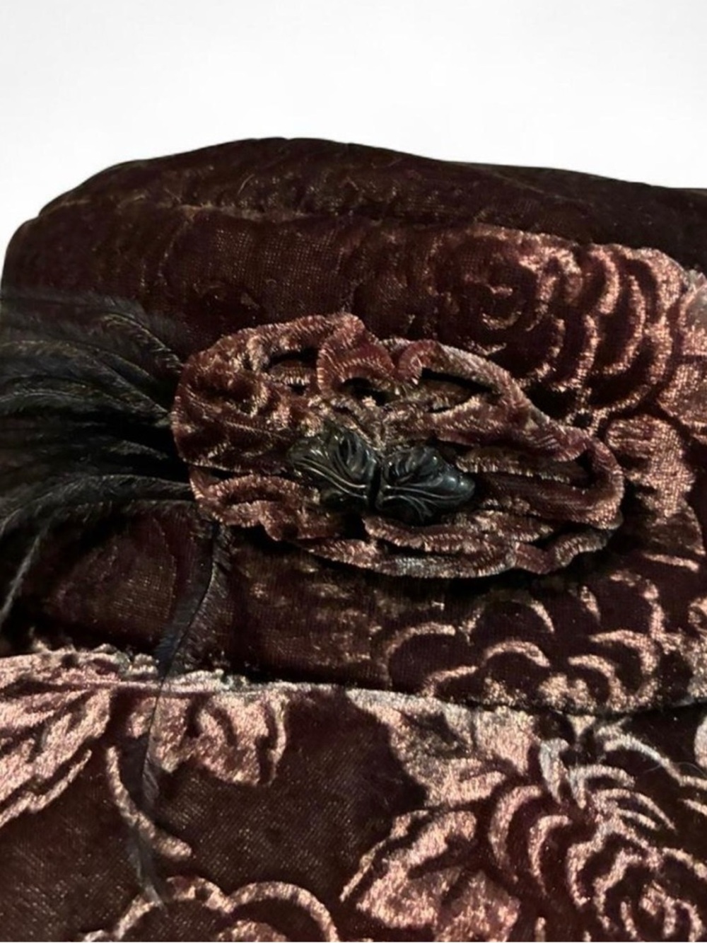 Vintage-Style Brown Velvet Floral Hat with Feather Accent - Picture 2 of 9